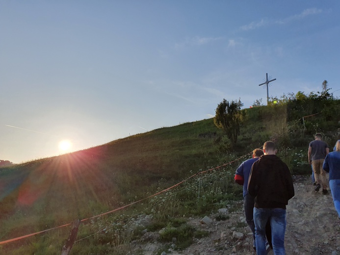 Ochotnica Dolna. Polska pod Krzyżem