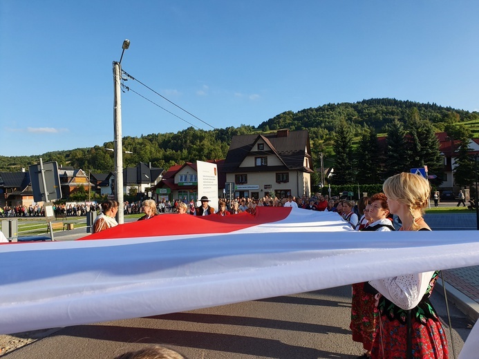 Ochotnica Dolna. Polska pod Krzyżem