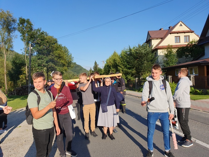 Ochotnica Dolna. Polska pod Krzyżem