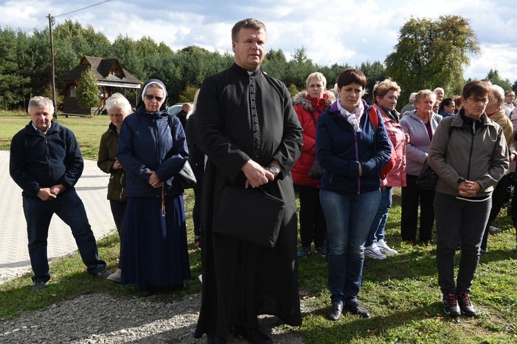 Droga Krzyżowa w Wał Rudzie