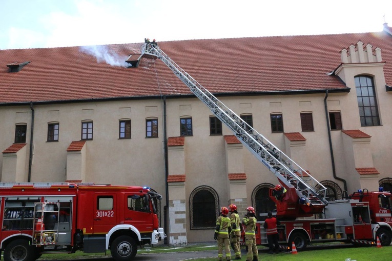 Kraków. Strażacy uratowali klasztor franciszkanów