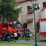 Ćwiczenia strażackie w klasztorze franciszkanów w Krakowie