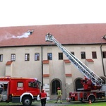 Ćwiczenia strażackie w klasztorze franciszkanów w Krakowie