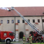 Ćwiczenia strażackie w klasztorze franciszkanów w Krakowie