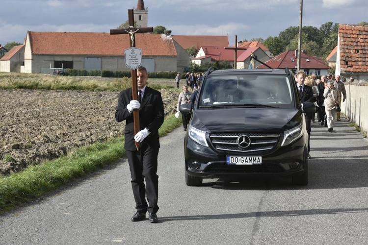 Uroczystości pogrzebowe ks. Józefa Michalskiego w Wałbrzychu i w Budzowie