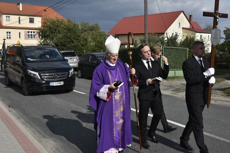 Uroczystości pogrzebowe ks. Józefa Michalskiego w Wałbrzychu i w Budzowie