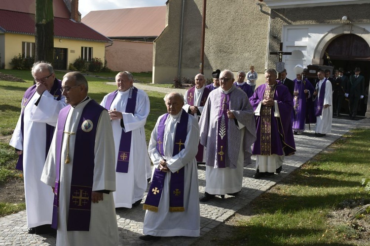 Uroczystości pogrzebowe ks. Józefa Michalskiego w Wałbrzychu i w Budzowie