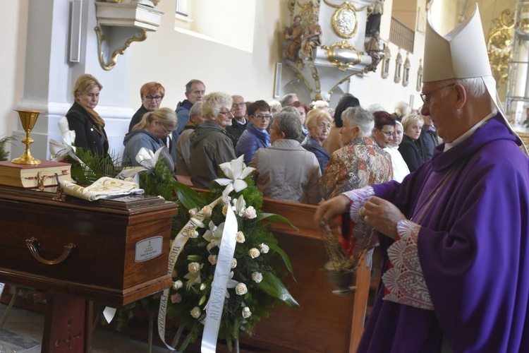 Uroczystości pogrzebowe ks. Józefa Michalskiego w Wałbrzychu i w Budzowie