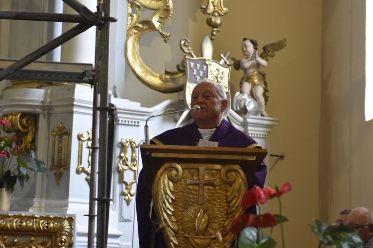 Uroczystości pogrzebowe ks. Józefa Michalskiego w Wałbrzychu i w Budzowie