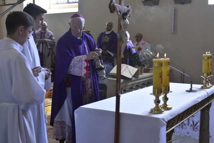 Uroczystości pogrzebowe ks. Józefa Michalskiego w Wałbrzychu i w Budzowie