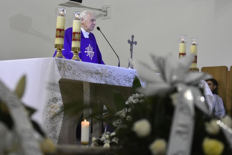 Uroczystości pogrzebowe ks. Józefa Michalskiego w Wałbrzychu i w Budzowie