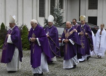 Uroczystości pogrzebowe ks. Józefa Michalskiego w Wałbrzychu i w Budzowie