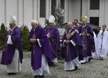 Uroczystości pogrzebowe ks. Józefa Michalskiego w Wałbrzychu i w Budzowie