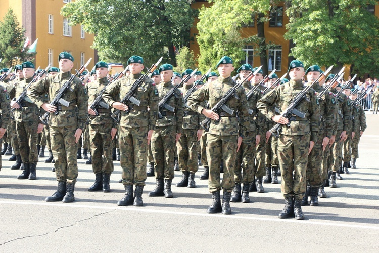 Przysięga wojskowa podchorążych Akademii Wojsk Lądowych 2019