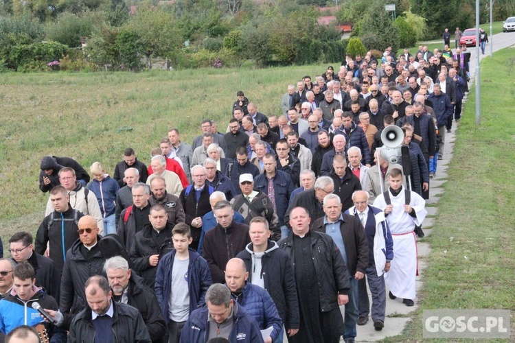 VII Pielgrzymka Mężczyzn do sanktuarium Pierwszych Męczenników Polski w Międzyrzeczu - cz. I