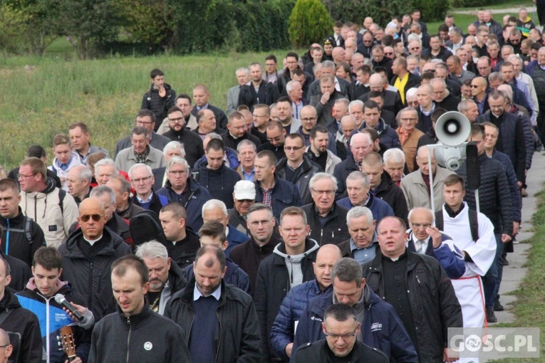 VII Pielgrzymka Mężczyzn do sanktuarium Pierwszych Męczenników Polski w Międzyrzeczu - cz. I