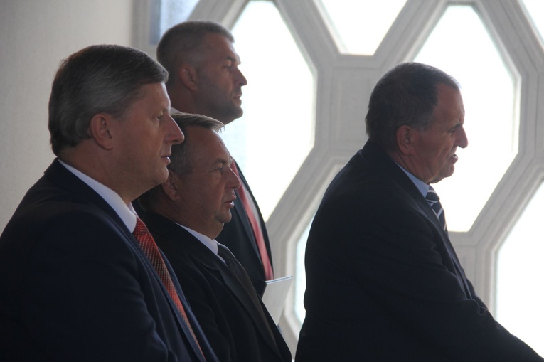 Mikołajowice. Konsekracja ołtarza