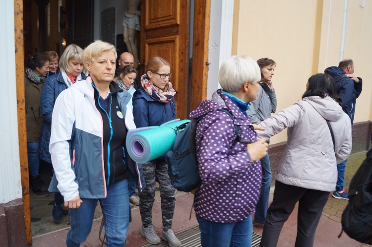 Pielgrzymka katechetów z Mszczonowa do Lutkówki