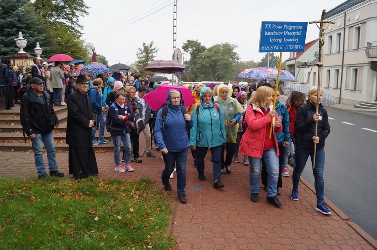 Pielgrzymka katechetów z Mszczonowa do Lutkówki