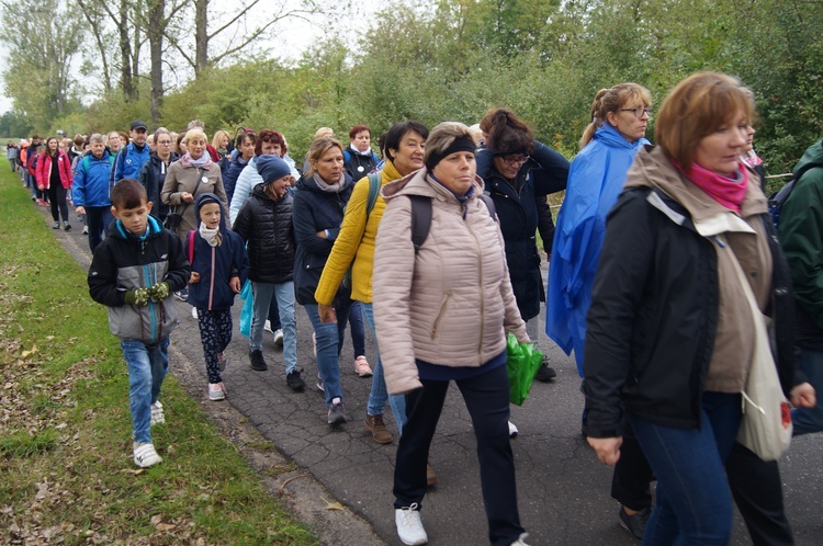 Pielgrzymka katechetów z Mszczonowa do Lutkówki