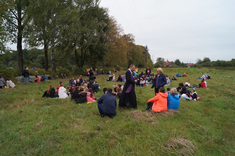 Pielgrzymka katechetów z Mszczonowa do Lutkówki