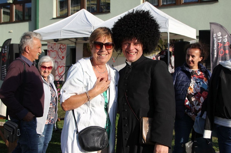 1. Festyn parafialny "Dach z serca" na os. Polskich Skrzydeł w Bielsku-Białej