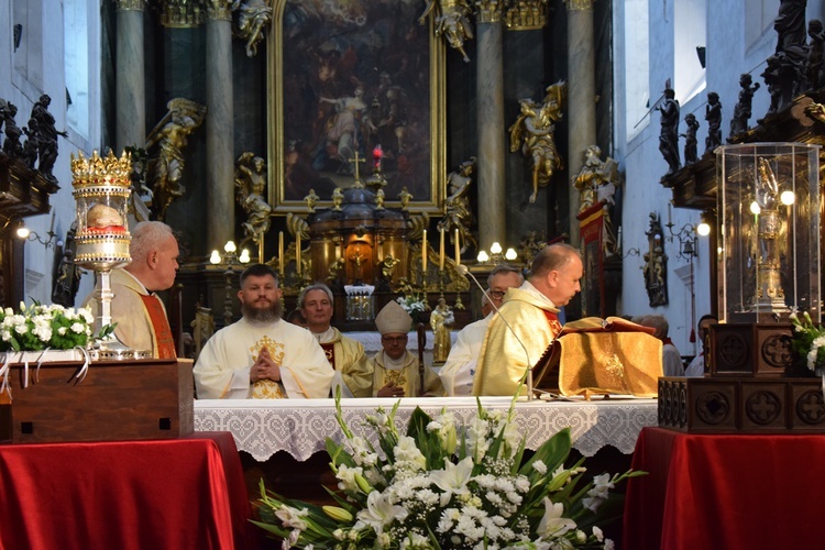 Ulicami Wrocławia ze św. Stanisławem i św. Dorotą