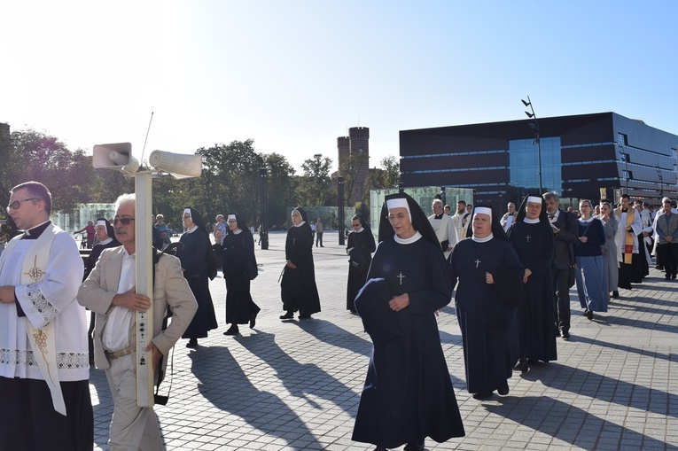 Ulicami Wrocławia ze św. Stanisławem i św. Dorotą