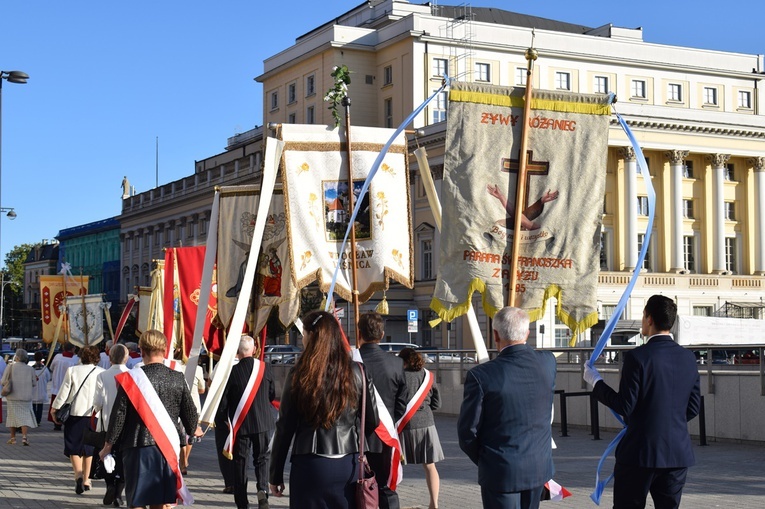 Ulicami Wrocławia ze św. Stanisławem i św. Dorotą