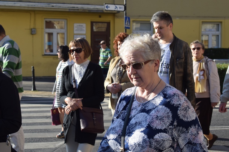 Ulicami Wrocławia ze św. Stanisławem i św. Dorotą
