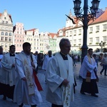 Ulicami Wrocławia ze św. Stanisławem i św. Dorotą