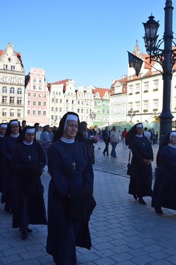 Ulicami Wrocławia ze św. Stanisławem i św. Dorotą