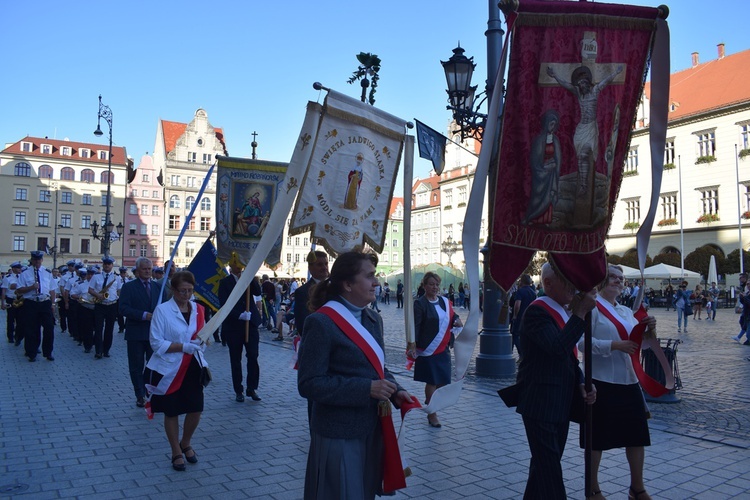 Ulicami Wrocławia ze św. Stanisławem i św. Dorotą