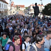 Limanowa. LSO, DSM i rzesza pieszych pielgrzymów z Nowego Sącza