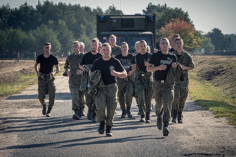 Zlot klas mundurowych z całej Polski w pancernej stolicy Polski