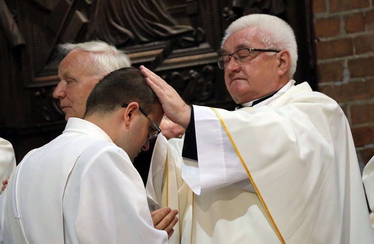 Śp. ks. prał. Marian Biskup w obiektywie "Gościa" i nie tylko