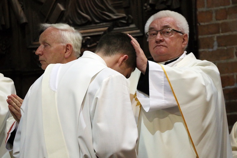 Śp. ks. prał. Marian Biskup w obiektywie "Gościa" i nie tylko
