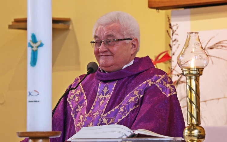 Śp. ks. prał. Marian Biskup w obiektywie "Gościa" i nie tylko