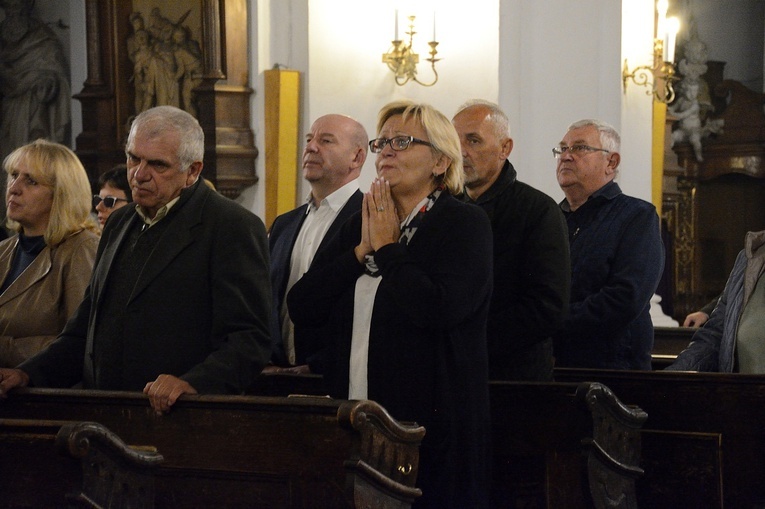 Sympozjum o dziełach modlitewnego wsparcia kapłanów