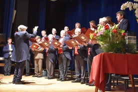 W czasie uroczystości wystąpił Miejski Chór Męski, w którym od kilku lat śpiewa także tegoroczny laureat "Przaśnika".