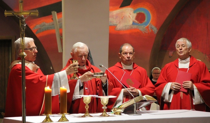 Katowice. Eucharystia w intencji abp. Damiana Zimonia