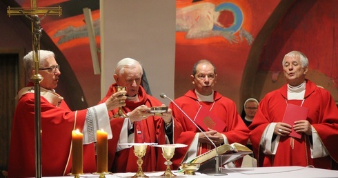Katowice. Eucharystia w intencji abp. Damiana Zimonia