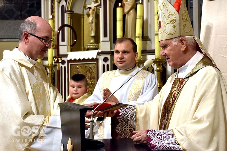 Uroczyste wprowadzenie w urząd proboszcza ks. Arkadiusza Chwastyka