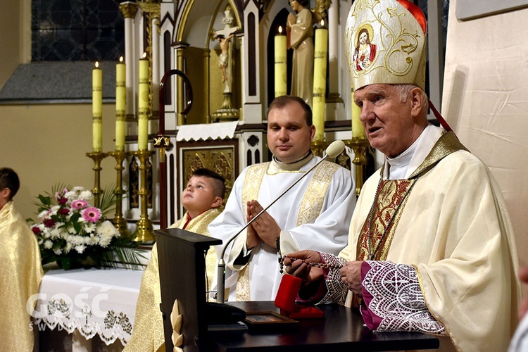 Uroczyste wprowadzenie w urząd proboszcza ks. Arkadiusza Chwastyka