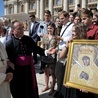 Papież Franciszek pobłogosławił obraz Matki Bożej, który będzie nawiedzał rodziny parafii Jastrząb.