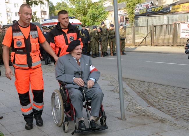 Odsłonięcie pomnika żołnierzy AK