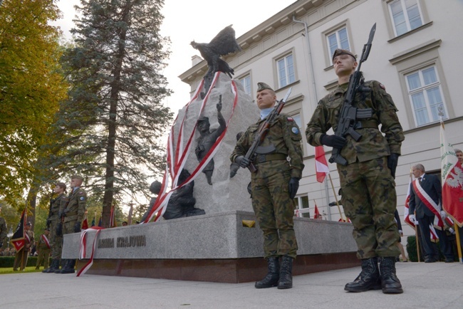 Odsłonięcie pomnika żołnierzy AK