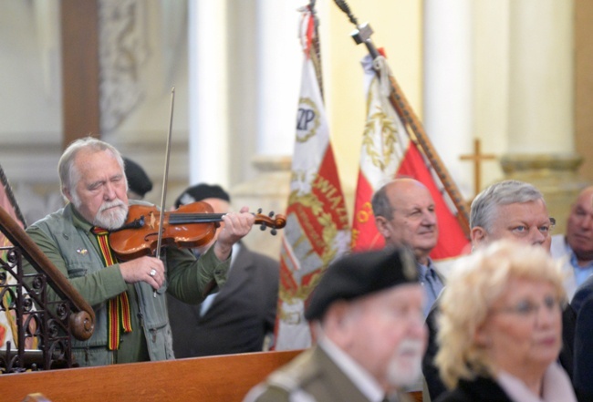 Odsłonięcie pomnika żołnierzy AK