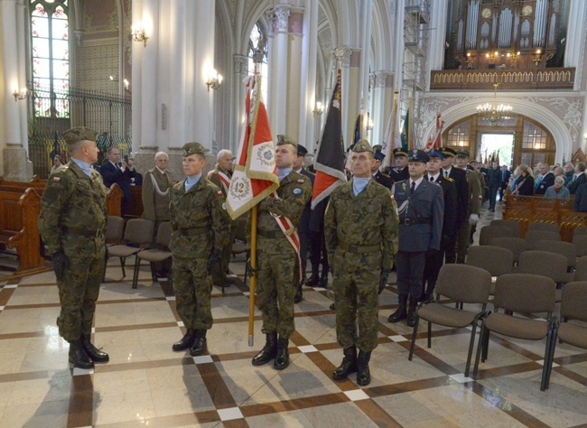 Odsłonięcie pomnika żołnierzy AK