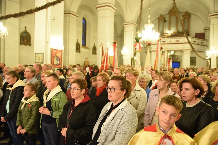 Pielgrzymka Arcybractwa Straży Honorowej NSPJ do Piwnicznej